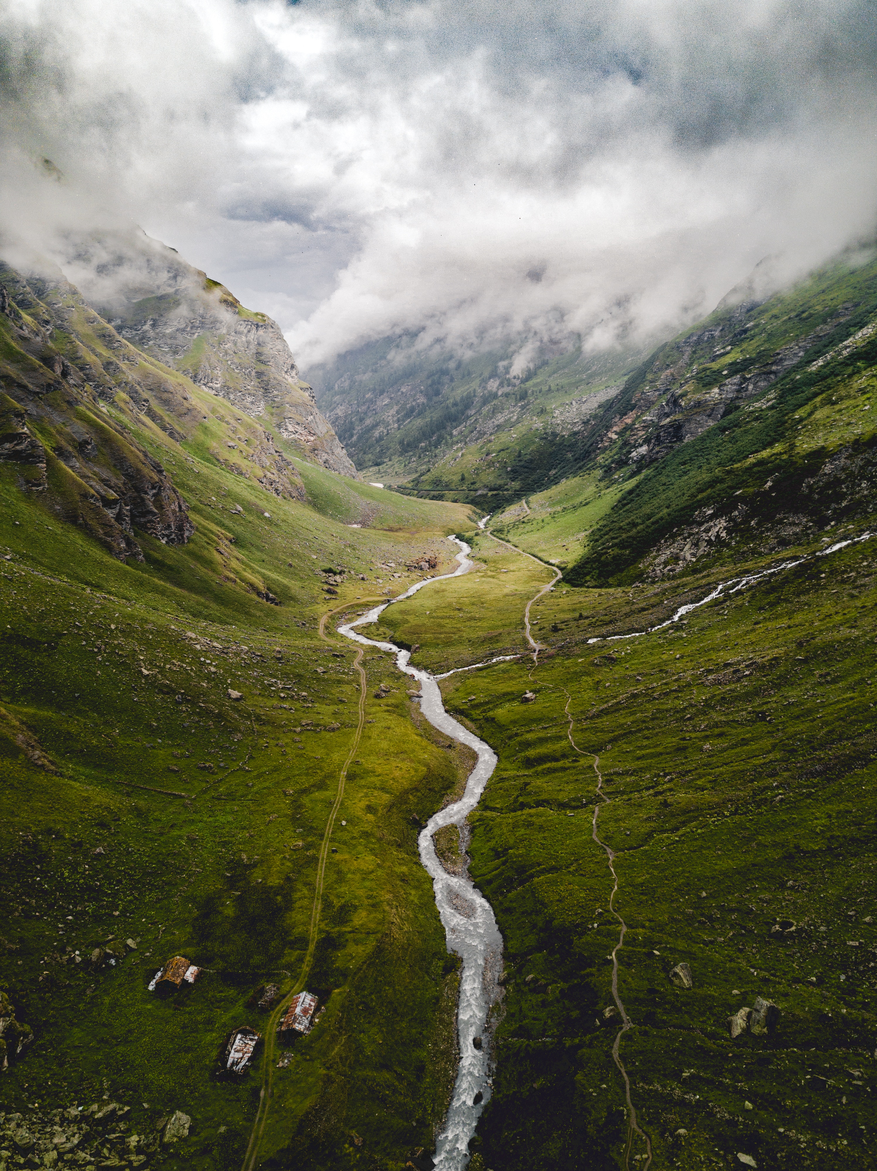 Veranstaltungsfoto FlussFilmFest Weimar Aosta Italy Photo by Mario lvarez on Unsplash